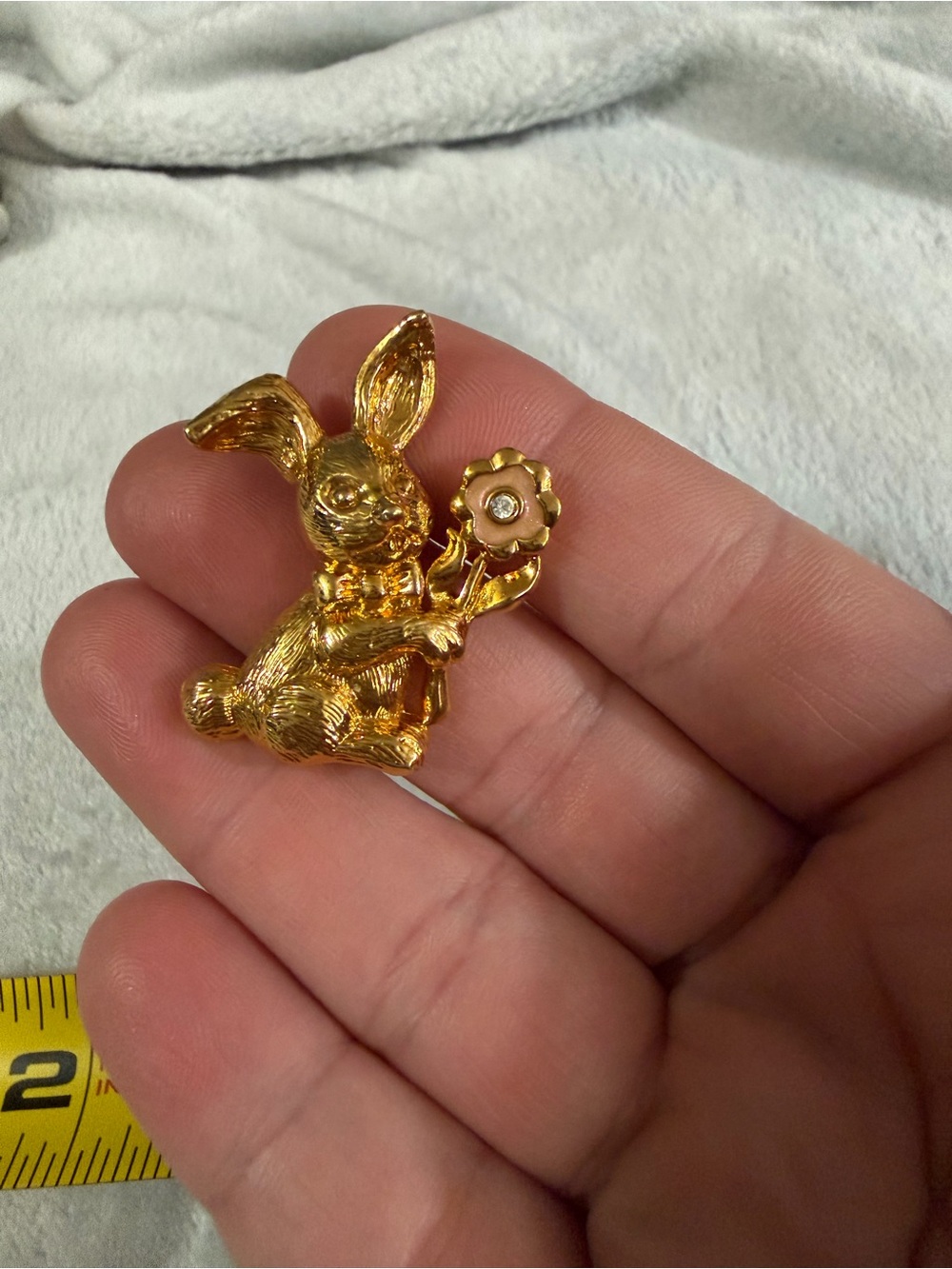 Avon Shiny Gold Bunny Pin with Rhinestone Flower